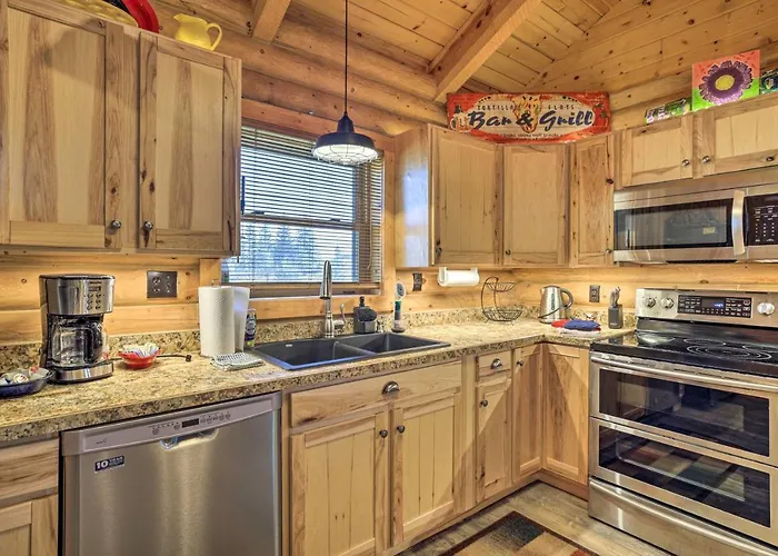 Holiday home Remote W/ Gas Stove < 7 Mi To Town!