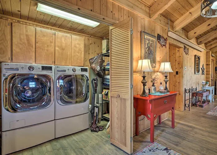 Remote W/ Gas Stove < 7 Mi To Town! * Glendo